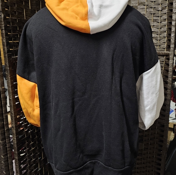 Nightmare before Christmas, Jack Skellington sweatshirt and beanie bundle - Picture 3 of 9